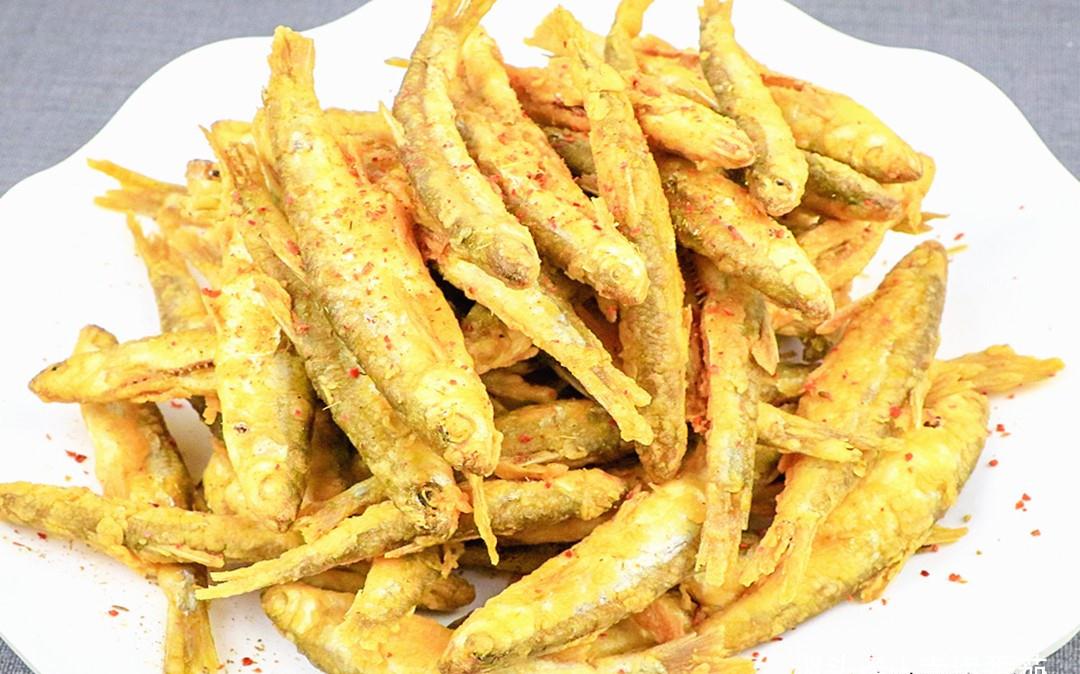 炸小焦鱼有人用淀粉有人用面粉大厨教你正确做法焦香不回软