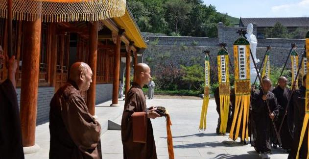 辽宁省海城市的大悲寺一座不收香火钱的寺庙真是让人敬佩