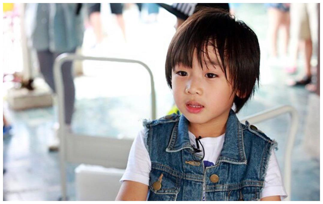 kimi颜值"长残"了,性格也很高冷,难怪林志颖不爱晒娃了