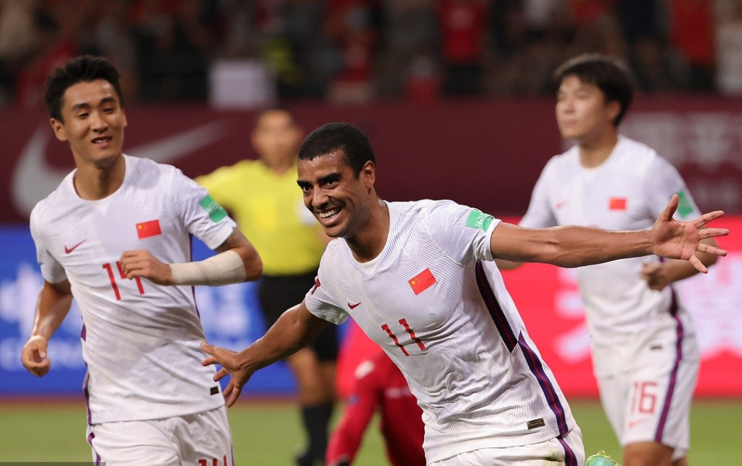 大家觉得阿兰在国足的首秀怎样呢?阿兰得到球迷们的一致认可