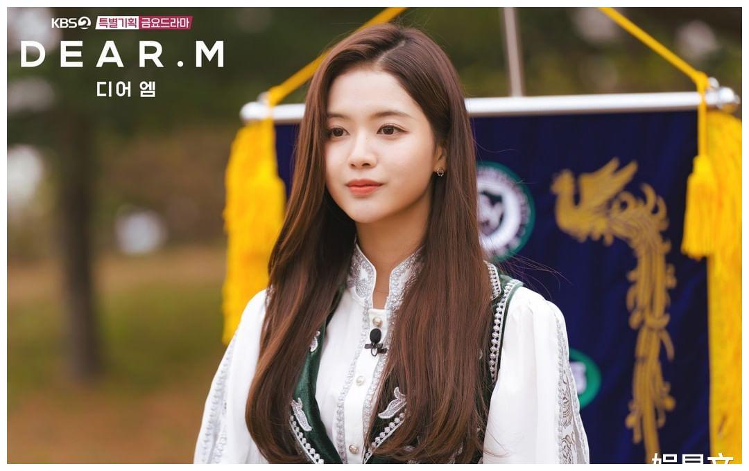 韩国演员卢正义在《dear m》剧中转变为可爱大学生的剧照__财经头条