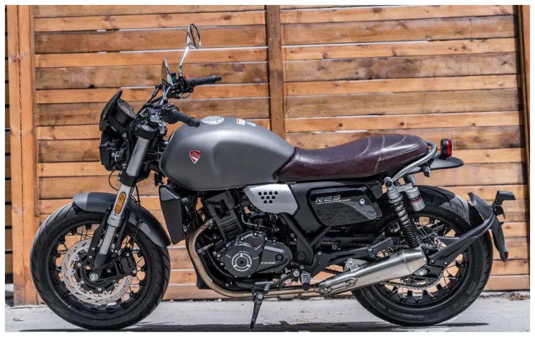 2021再度进化试驾全新赛科龙re3