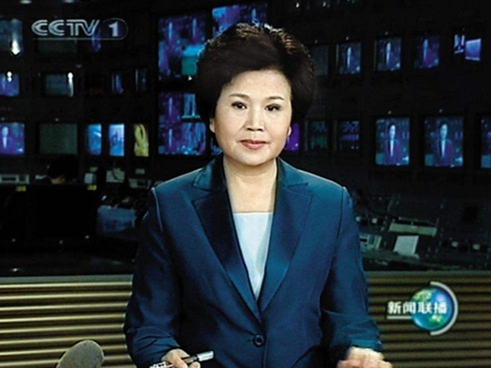 现任的《新闻联播》主持人中,年龄最大的郭志坚和潘涛是同岁,现在都是