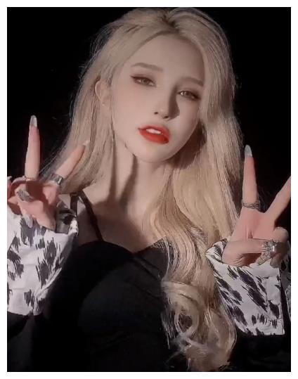 何婧婧是女版郭敬明看到她与郑恺身高对比我竟无言以对