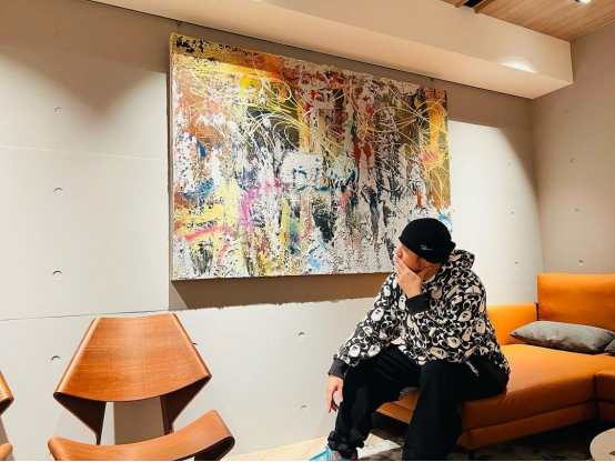 周杰伦要发新专辑?晒照疑似拍摄,网友却吐槽辉煌期已过休闲区蓝鸢梦想 - Www.slyday.coM 周杰伦要发新专辑?晒照疑似拍摄,网友却吐槽辉煌期已过休闲区蓝鸢梦想 - Www.slyday.coM