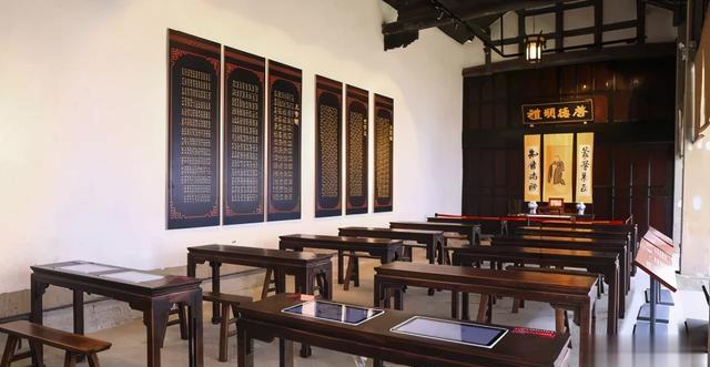 同时,庄园内通过设置闺房,婚房,私塾,厨房等房间,再现了庄园的日常