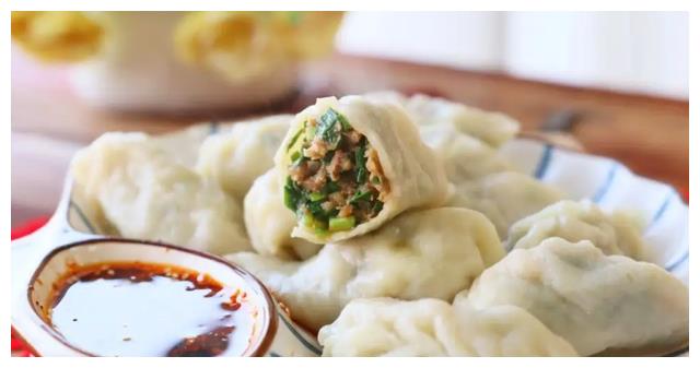 包韭菜肉馅饺子这调料千万别放肉腥味重难下口很多人不知道