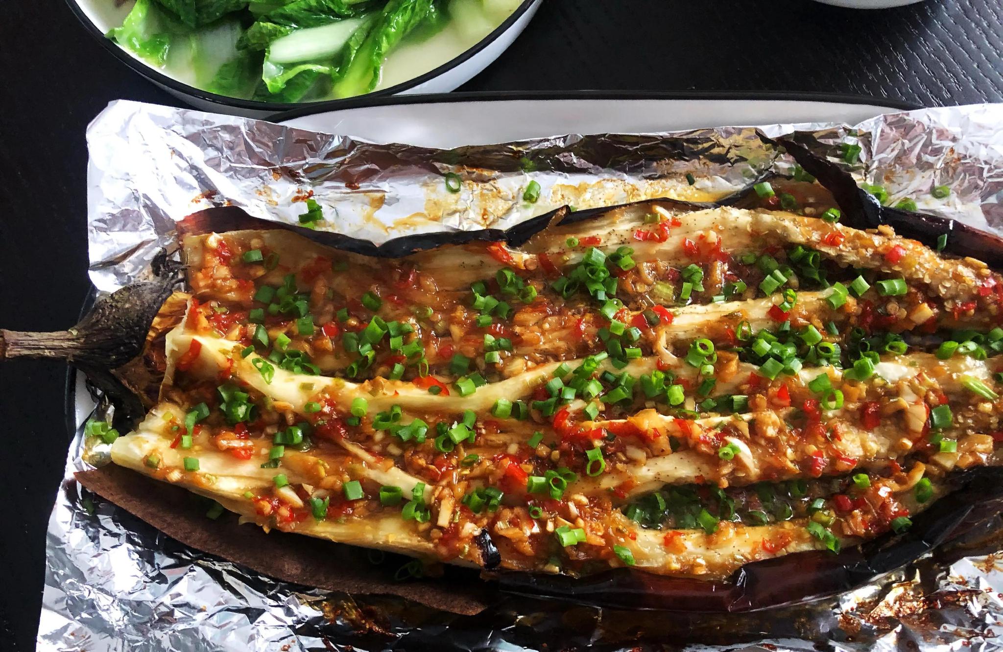 蒜蓉烤茄子浓浓的蒜香味过瘾