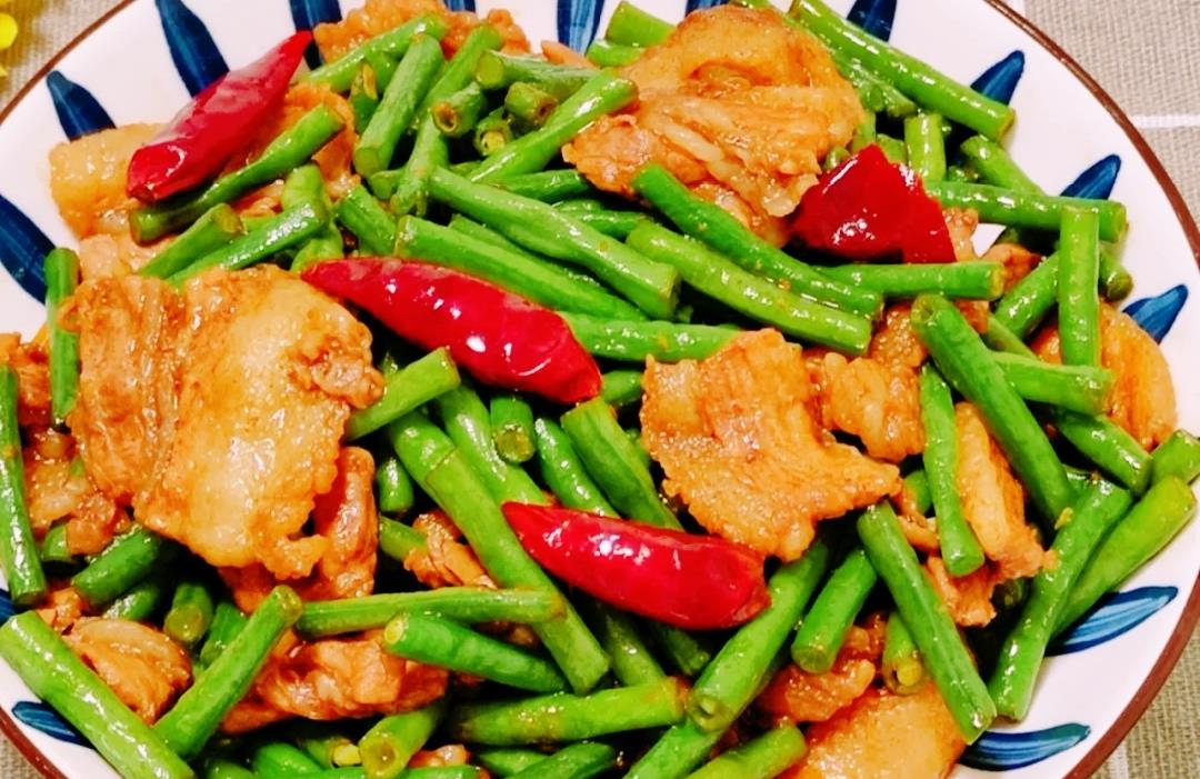 要多备米饭的家常下饭菜:豇豆炒肉片,鸡翅玉米煲,酸豆角炒鸡蛋|酸豆角