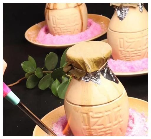 瓦罐牛腩软烂香浓,汁水充盈,关键是加这3种酱料炖制