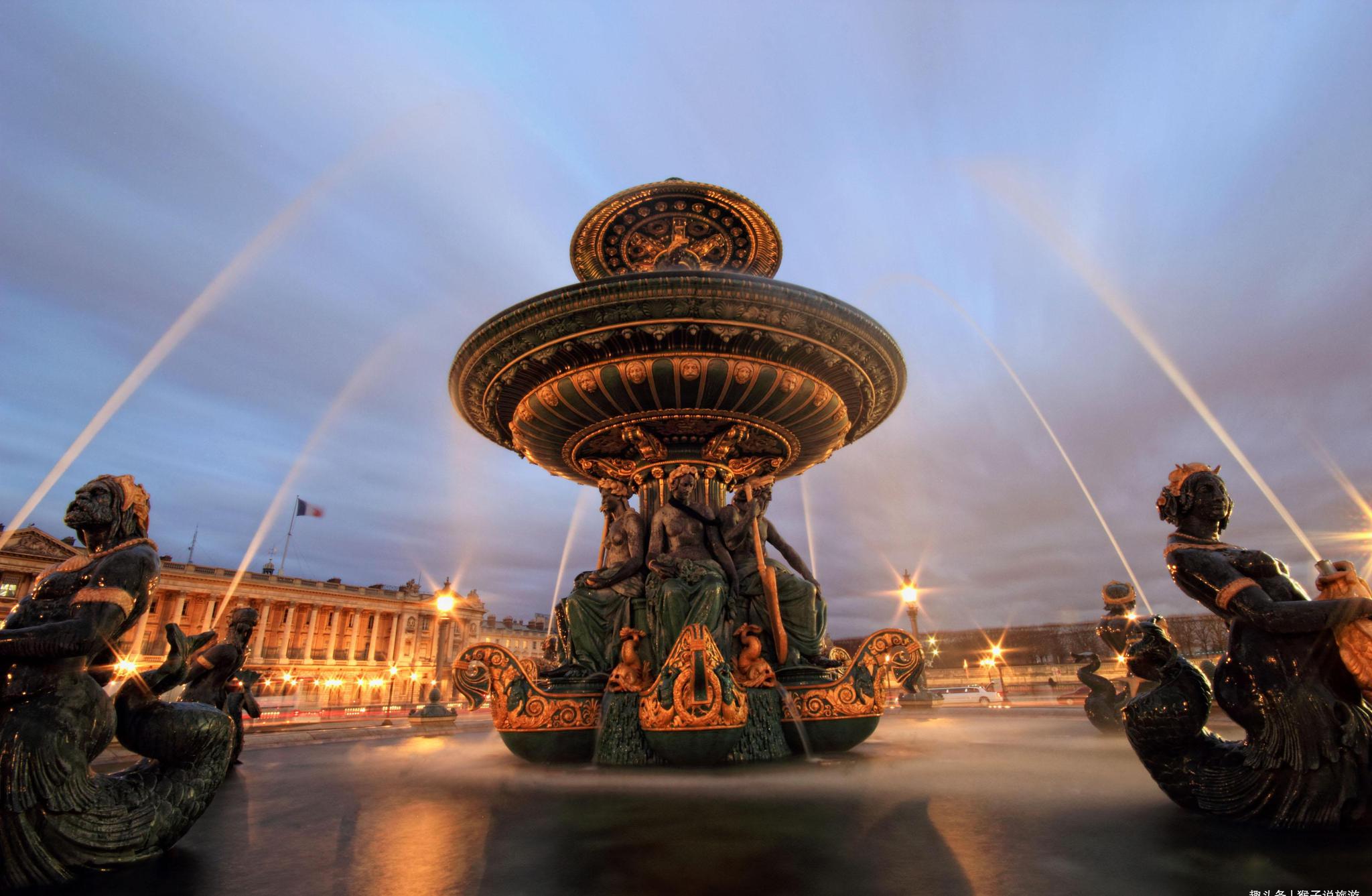 广场,在这里你可以看到巴黎主要的建筑性建筑物,如凯旋门,马德莱娜