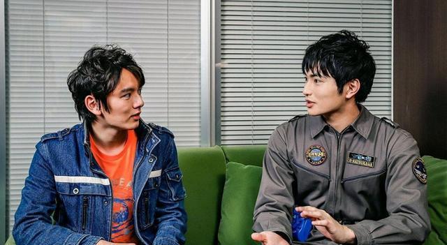 泽塔奥特曼:相对而言,小陆更像是春树的后辈啊!这到底是为什么