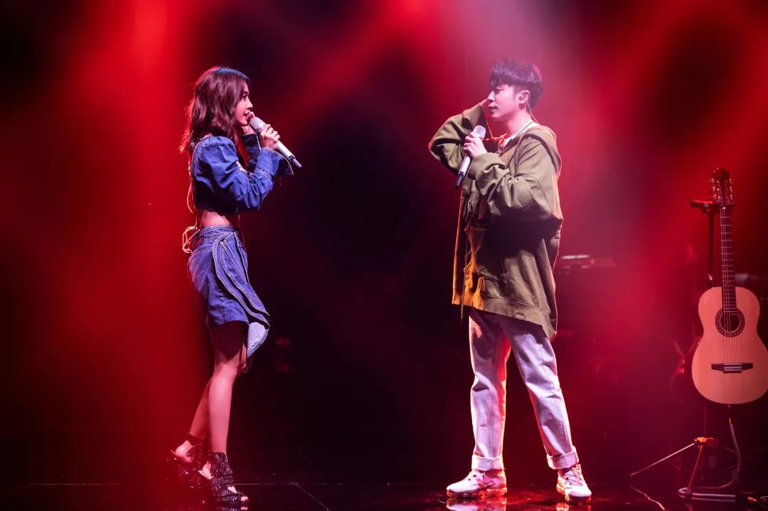 吴青峰的39岁世界以痛吻我而我报之以歌