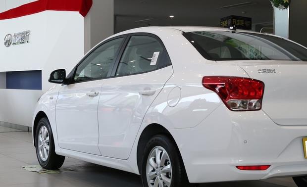 2020款北京现代瑞纳保持了家族化的设计风格,虽不显眼,但是非常耐看