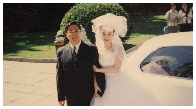 为夫还了9年债,却等来了个丈夫离世的消息|安雯|红楼梦|张静林_新浪