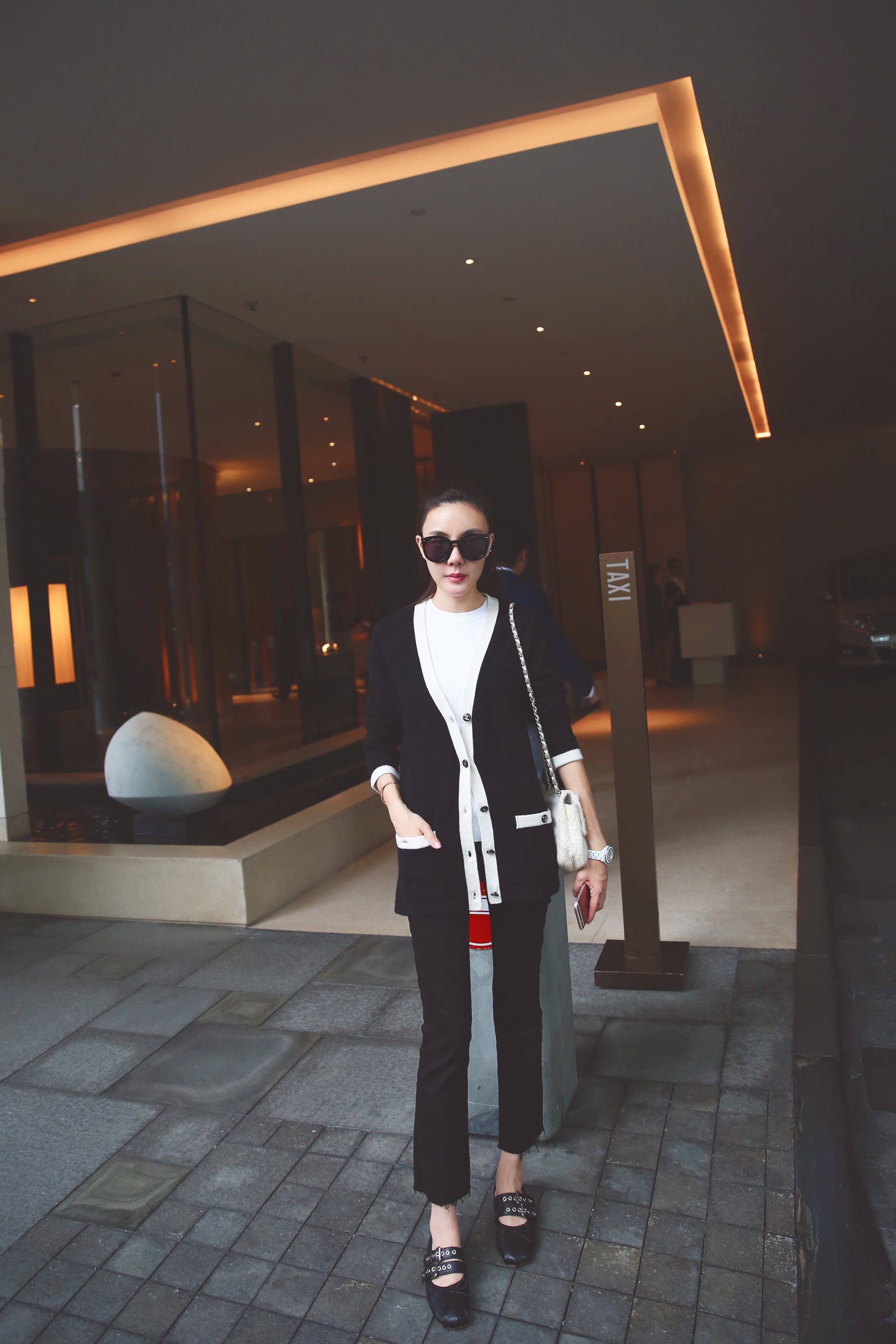 模特美女时尚穿搭外景拍摄女神nv写真秀图