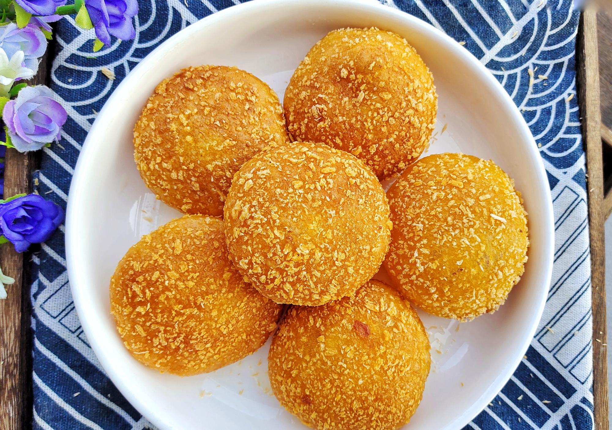 南瓜饼最好吃的做法,酥脆咸香,软糯q弹,个个鼓泡,放凉也不塌