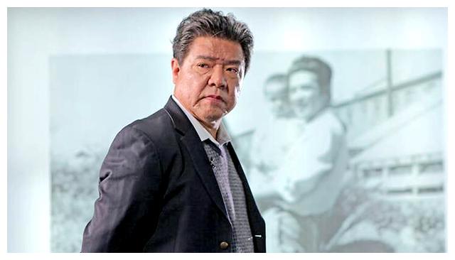 其中,长子李龙吟也是一位话剧演员,并先后出演《检察官》《林海情》