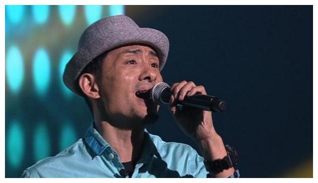 曾与朱之文齐名的农民歌手,却因假冒草根被拆穿,如今销声匿迹