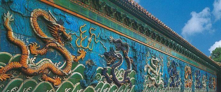 故宫九龙壁的白龙腹部是木质的难道工匠糊弄皇帝这应该是谣传