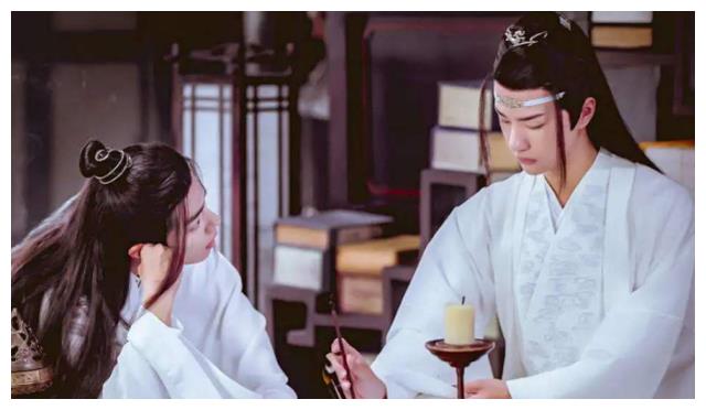 陈情令 花絮中隐藏的细节 肖战趴在水里时说明了他的敬业 财经头条