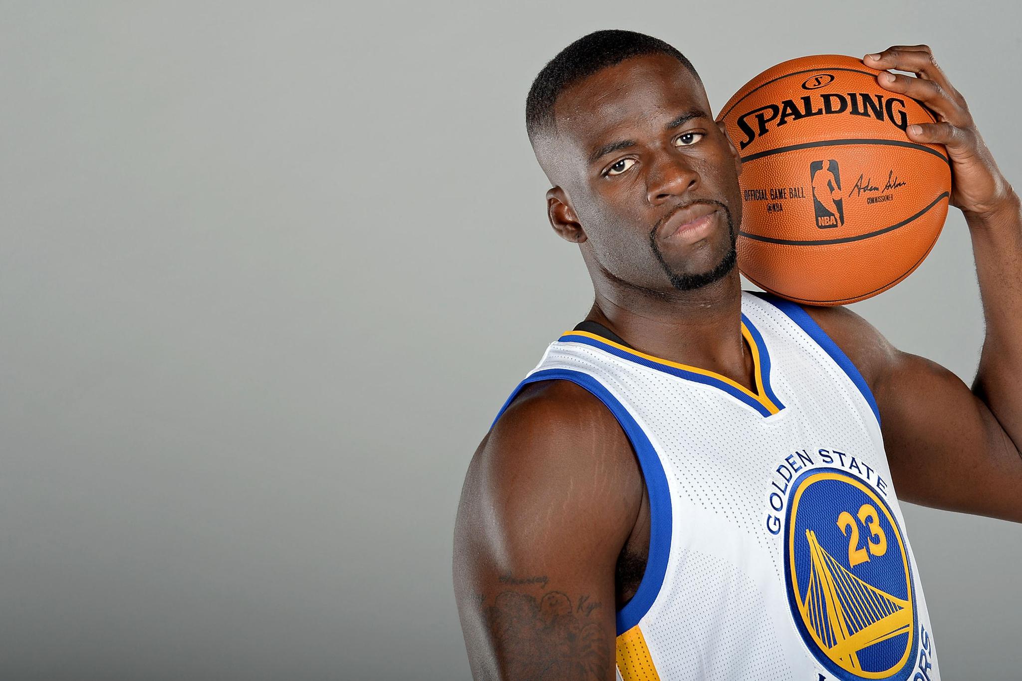 格林不配教导新秀?看他穿的衣服就知道他不"坏"_高清图集_新浪网