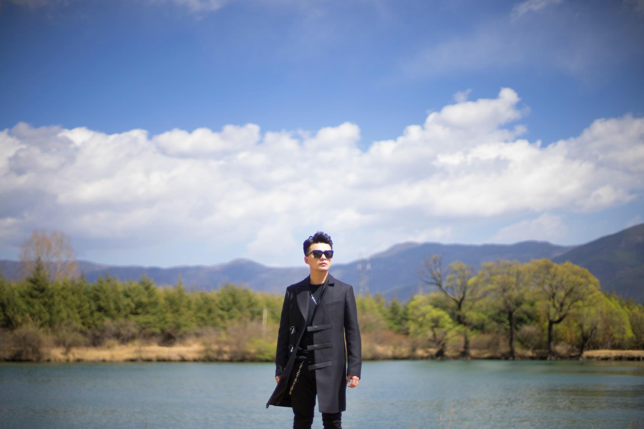 谭轩辕新单《西部往事》上线 讲述牛仔追寻心中挚爱