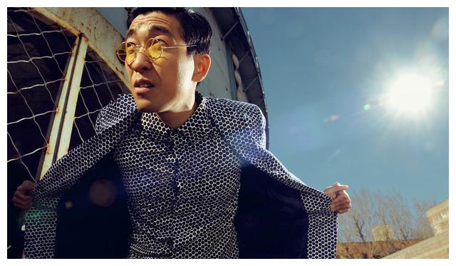 他因为长相被评价只能演农民,16年后,却拿到了东京电影节的影帝