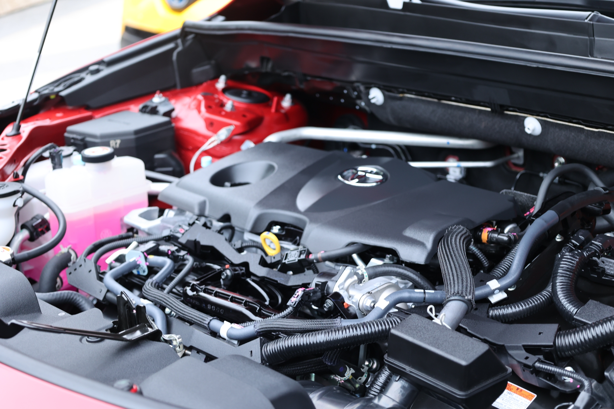 探岳对比威飒！都是20万级的中型SUV，德日系谁更值得选？