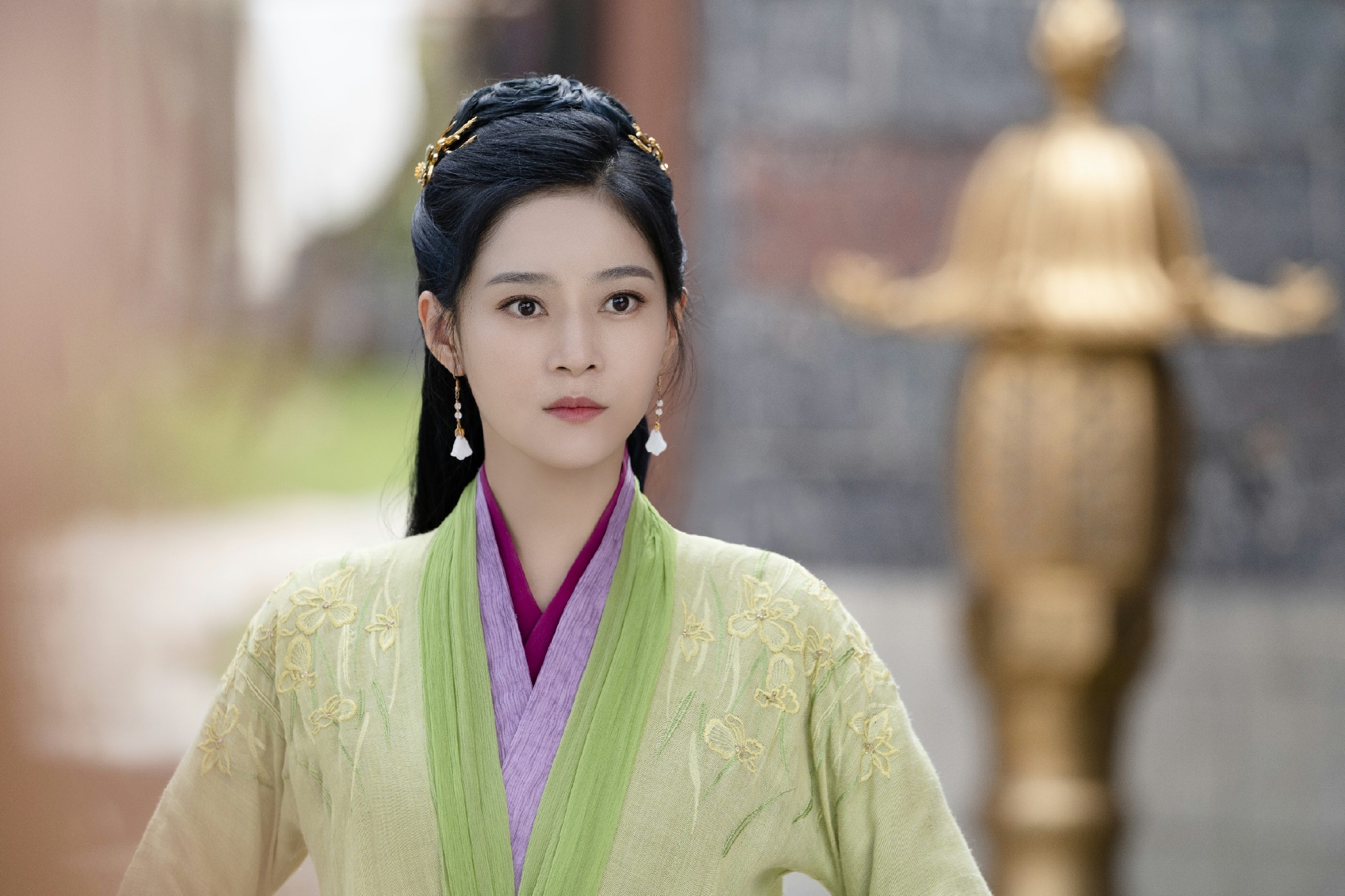 王媛可镜双城首播与李易峰对手戏看点十足遭调侃亲妈粉