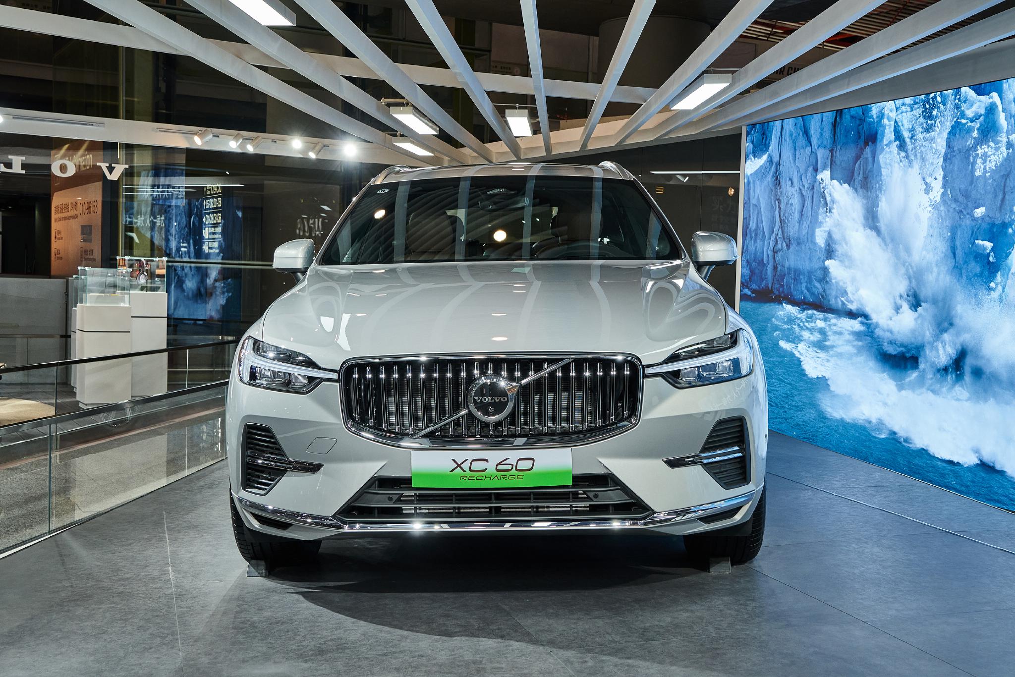 2022款沃尔沃xc60recharget8插电混合动力车型