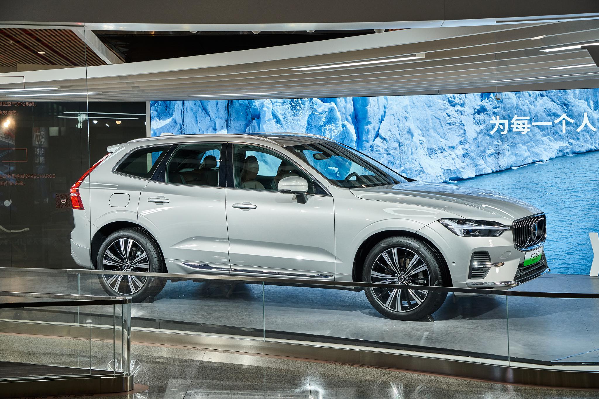 2022款沃尔沃xc60recharget8插电混合动力车型