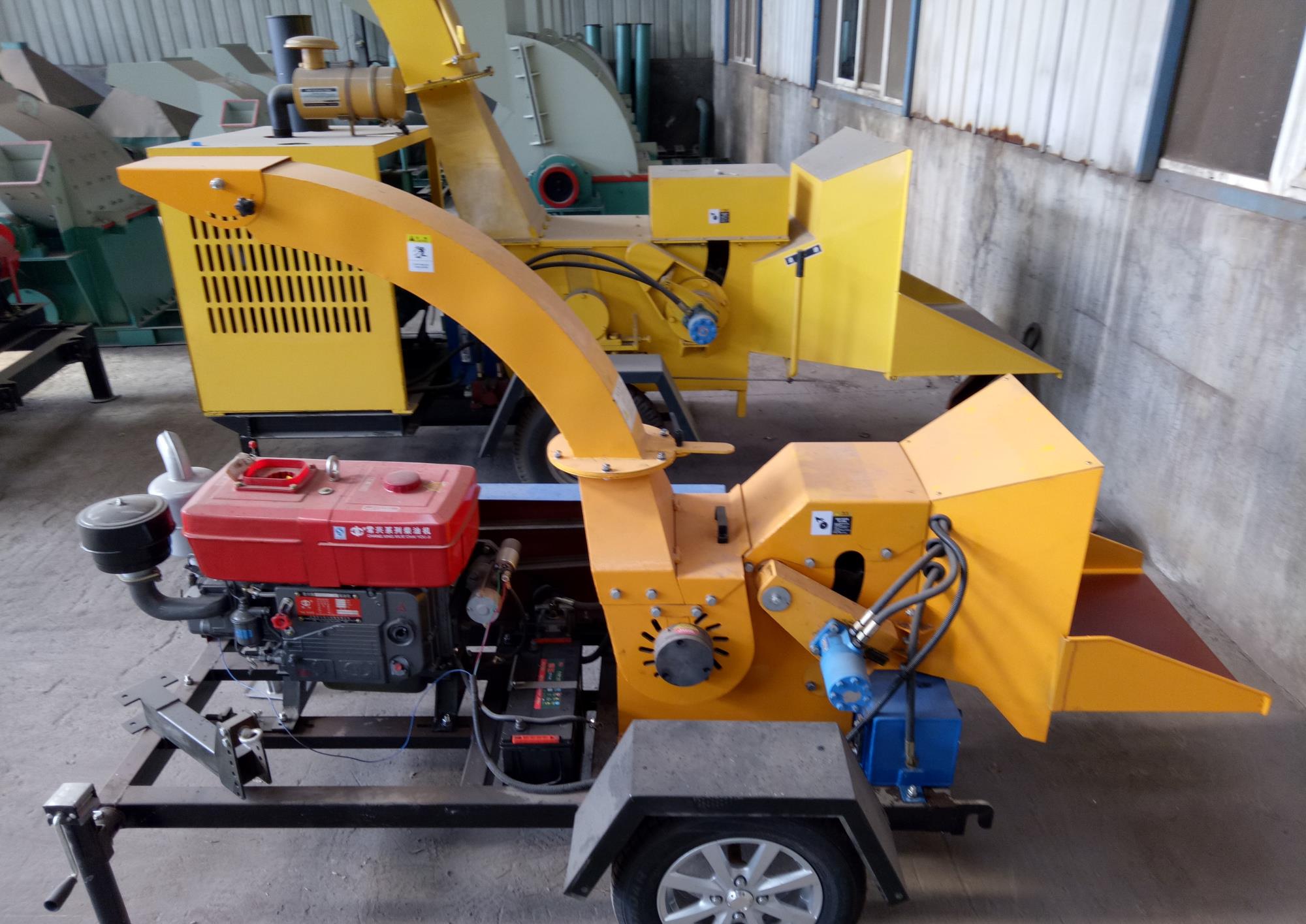 与大家分享自吸式树叶粉碎机的结构