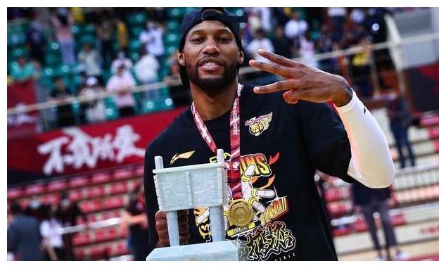 威姆斯购豪车炫耀三连冠万圣伟称霸野球场宏远试训辽宁籍混血儿 财经头条