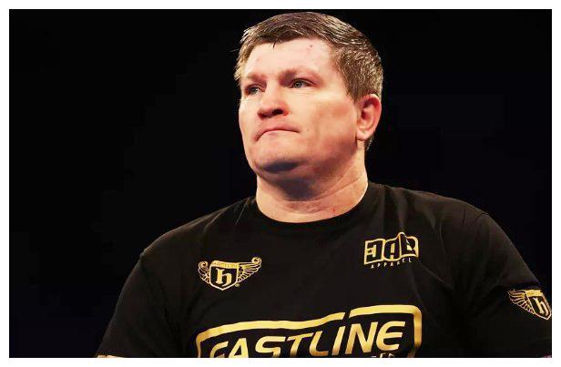 太没面子了!拳王哈顿向曼城队球星做自我介绍,结果遭到嘲笑!