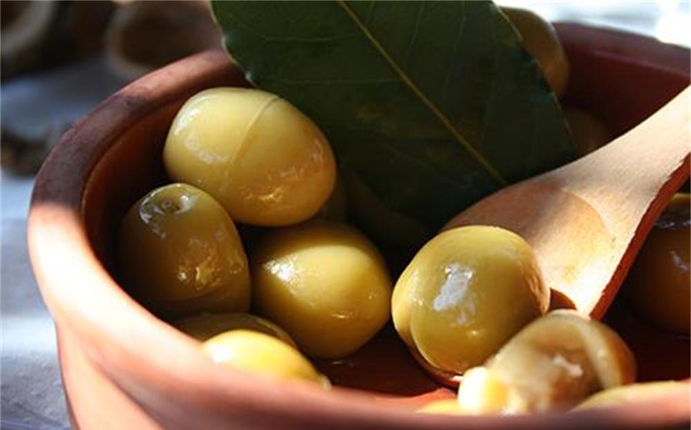 青橄榄泡酒家庭自制方法和步骤|青橄榄|橄榄|步骤_新浪新闻