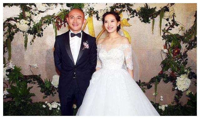被两任前夫声讨,与霍思燕对骂,黄奕是怎么将一手好牌打烂的