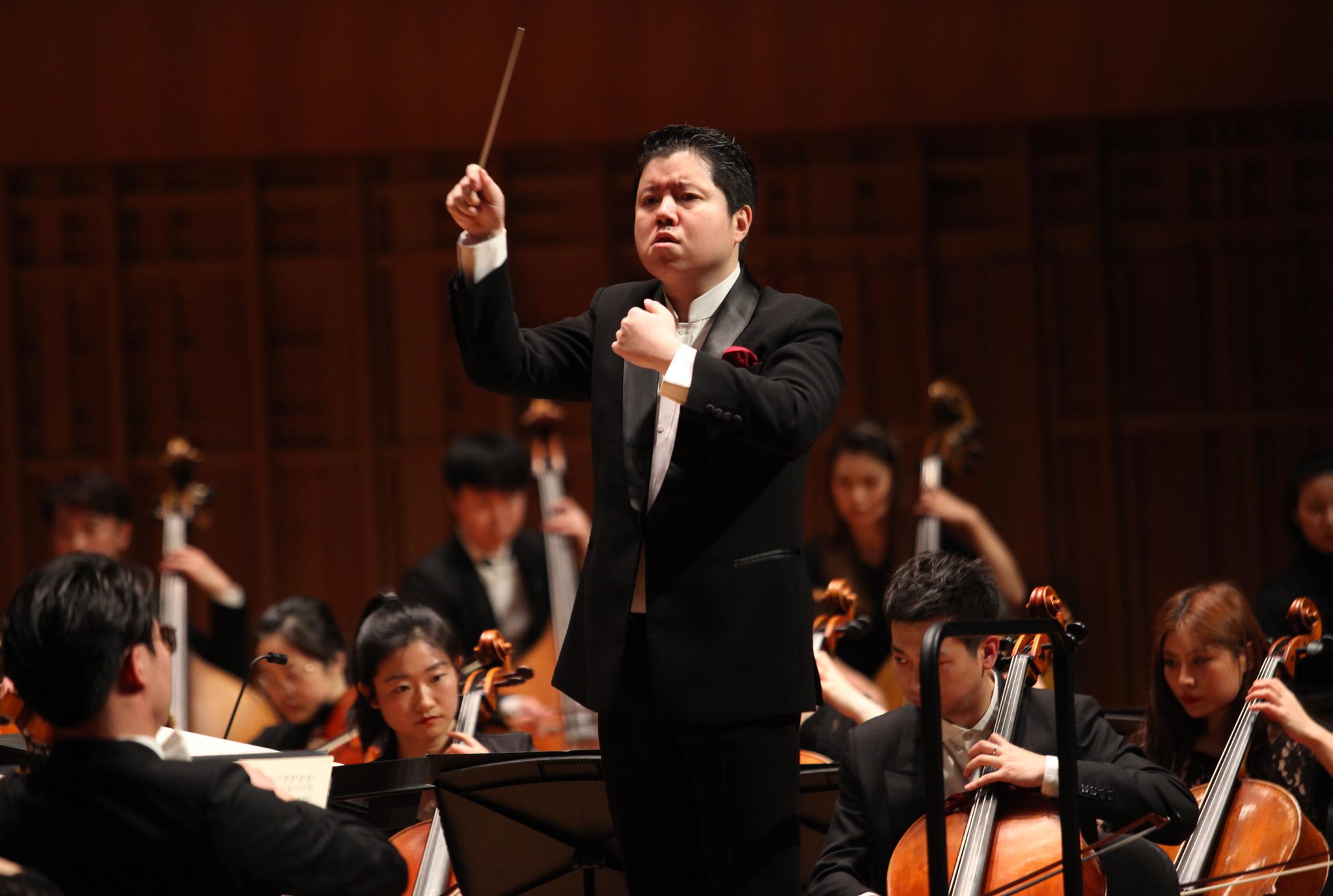 指挥公益活动西安站收官黄屹做音乐是个良心活儿