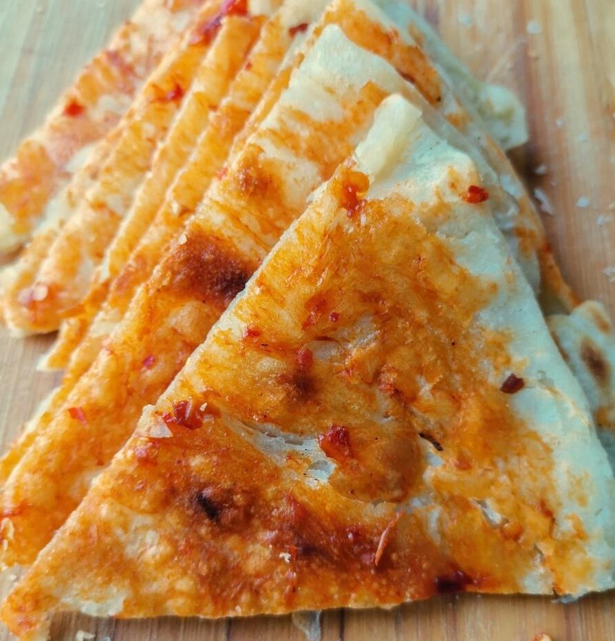 土家酱香饼,酥脆鲜香的美食,自己在家做超简单,冬天配粥超美味_高清