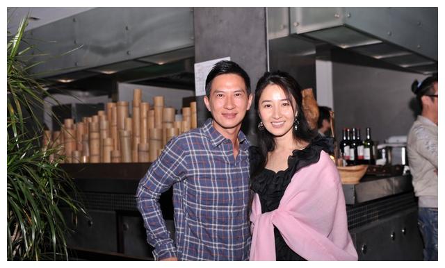 张家辉与太太关咏荷十分恩爱婚后育有女儿