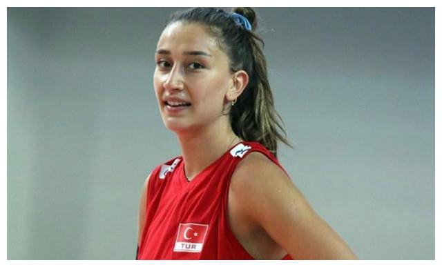 配置类似中国女排,唯世界冠军特立独行|土耳其|女排|中国女排_新浪