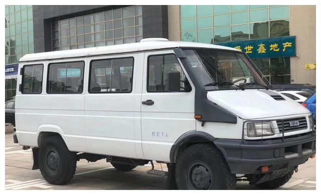 8t柴油机,新款依维柯nj2056曝光,可乘坐14人__财经头条