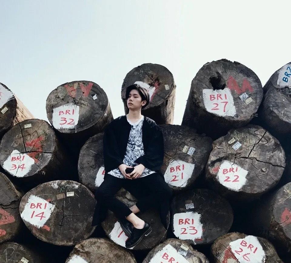 杨宇腾第二波单曲水蓝色情人听哭了