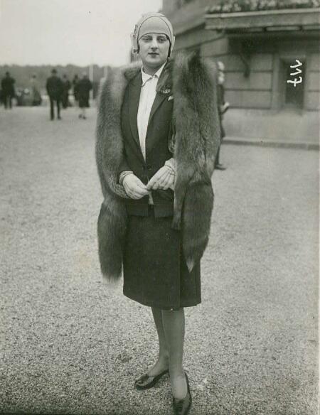 1920年代法国妇女老照片不论多大年龄都懂时尚