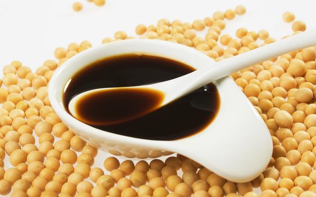 化学拼制酱油可以直接食用吗？