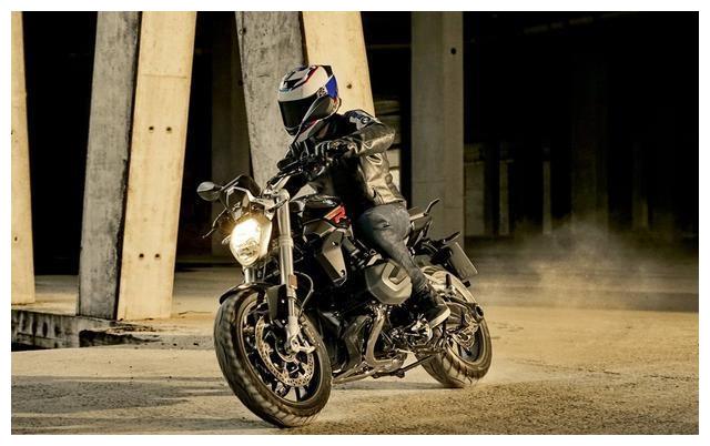 公升级双缸街车的扭力之王 宝马r1250r摩托车细节 财经头条