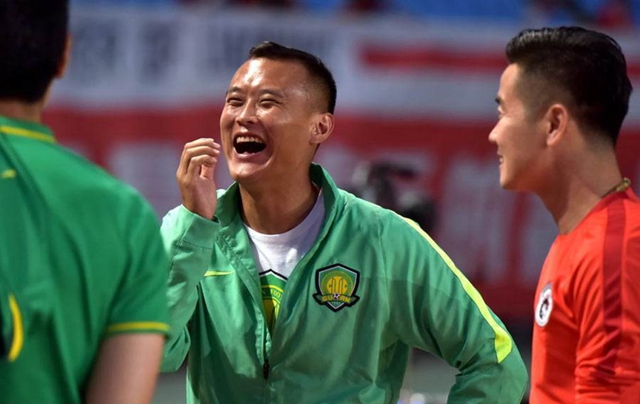 国安徐云龙结婚了吗不踢足球改当演员开辟退役球员新出路