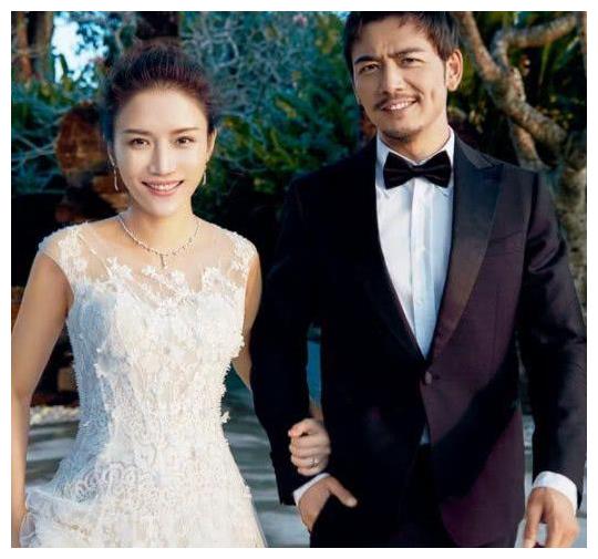 36岁型男杨烁隐藏了9年的老婆原来是我们熟悉的童年女神