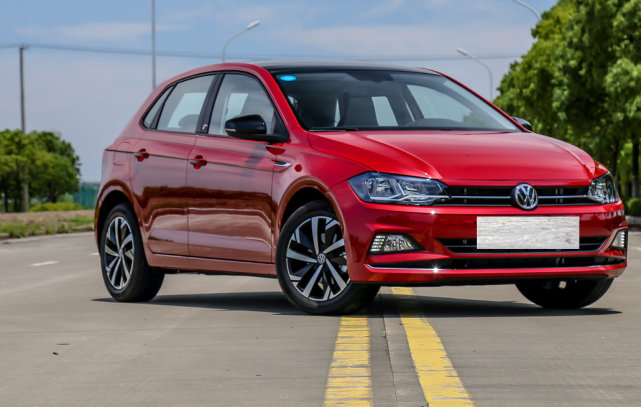 一降再降,大众polo跌至7.2万,加1万自动挡拿下,叫板新款飞度