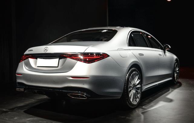 奔驰又一"黑马"亮相!超5.3米,配自动驾驶,逼疯宝马7系